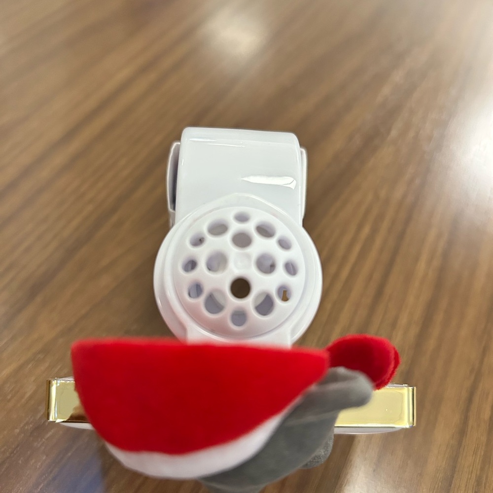 Bath & Body Works Kitty Dear Santa Plug In - Picture 2 of 2